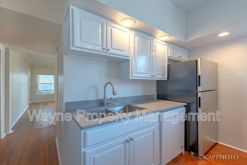 1849 W Wellington Ave #1R - Photo 4 of 25