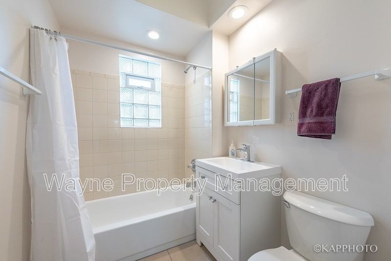 1849 W Wellington Ave #1R - Photo 7 of 25