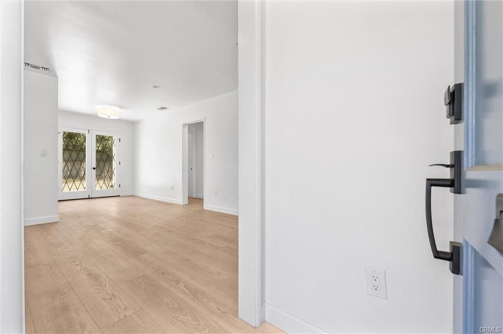 905 Arwin St - Photo 3 of 16
