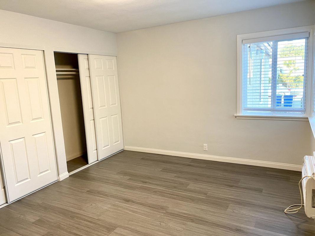 11555 Archwood St - Photo 4 of 13