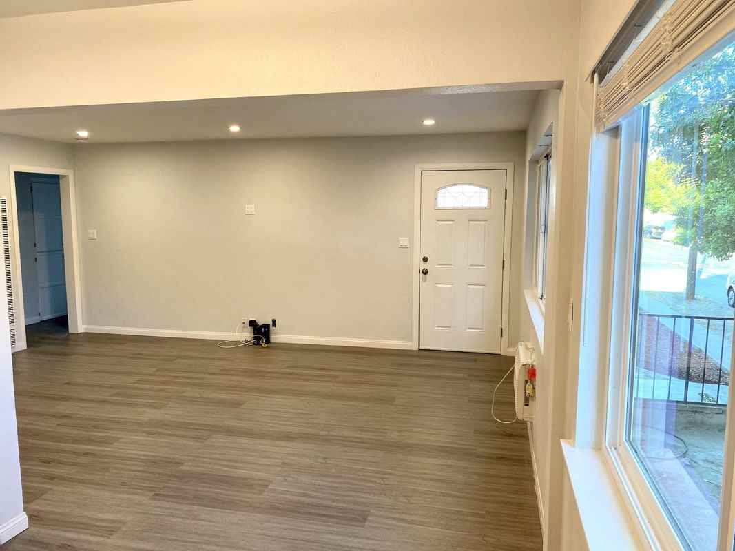 11555 Archwood St - Photo 6 of 13