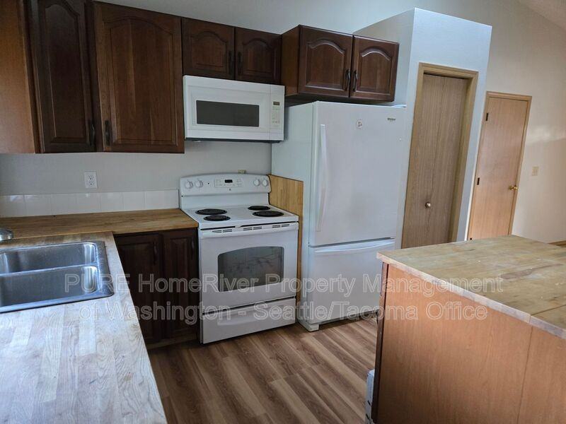 11004 222nd Avenue Ct E - Photo 5 of 49