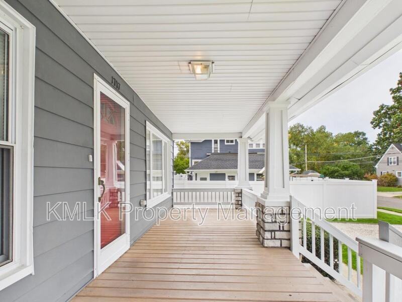 1707 7th St - Photo 6 of 37