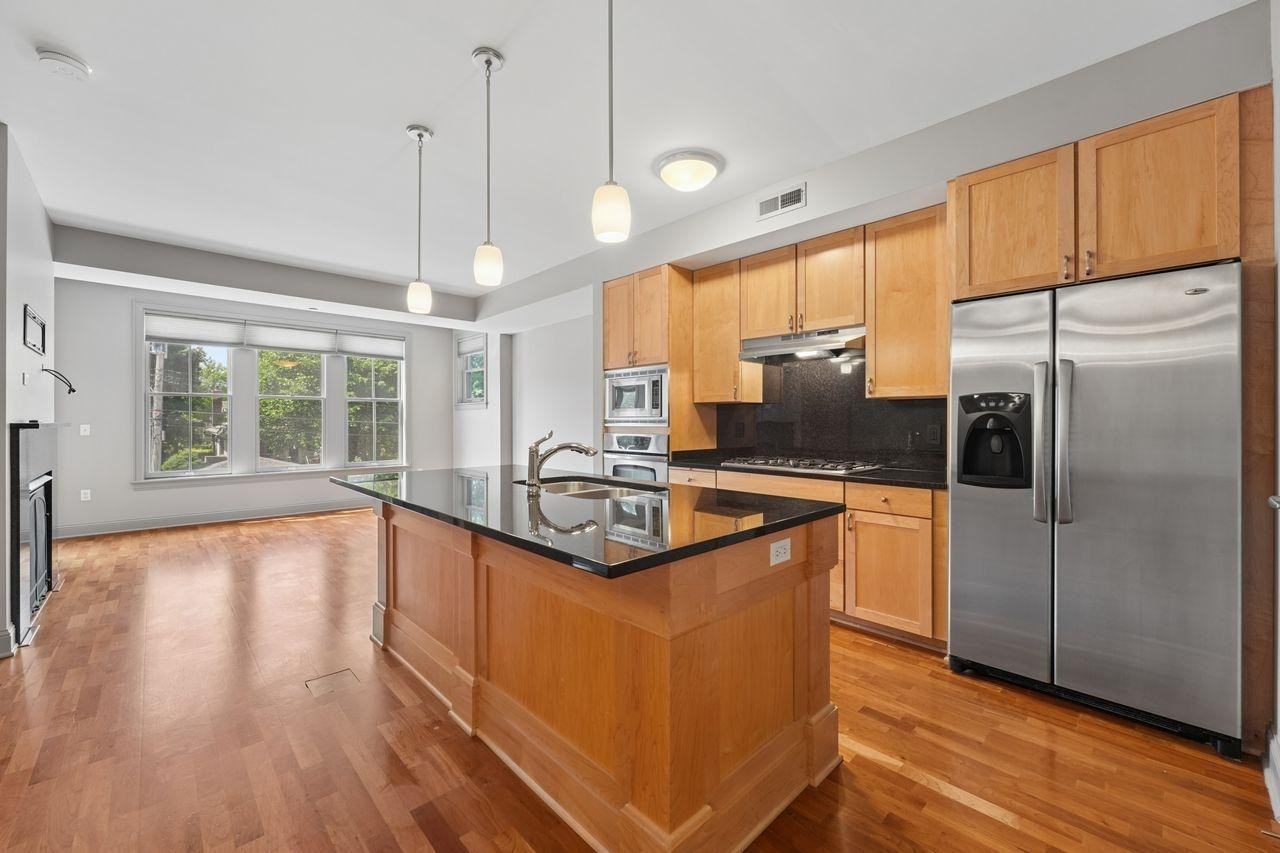 1060 Grand Ave - Photo 2 of 16
