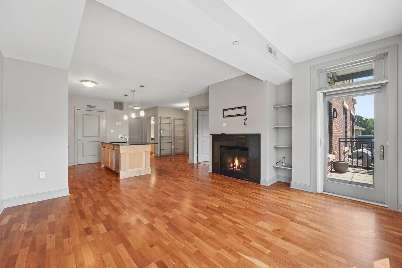 1060 Grand Ave - Photo 6 of 16
