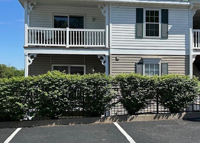 1112 Arbor Creek Dr - Photo 2 of 32