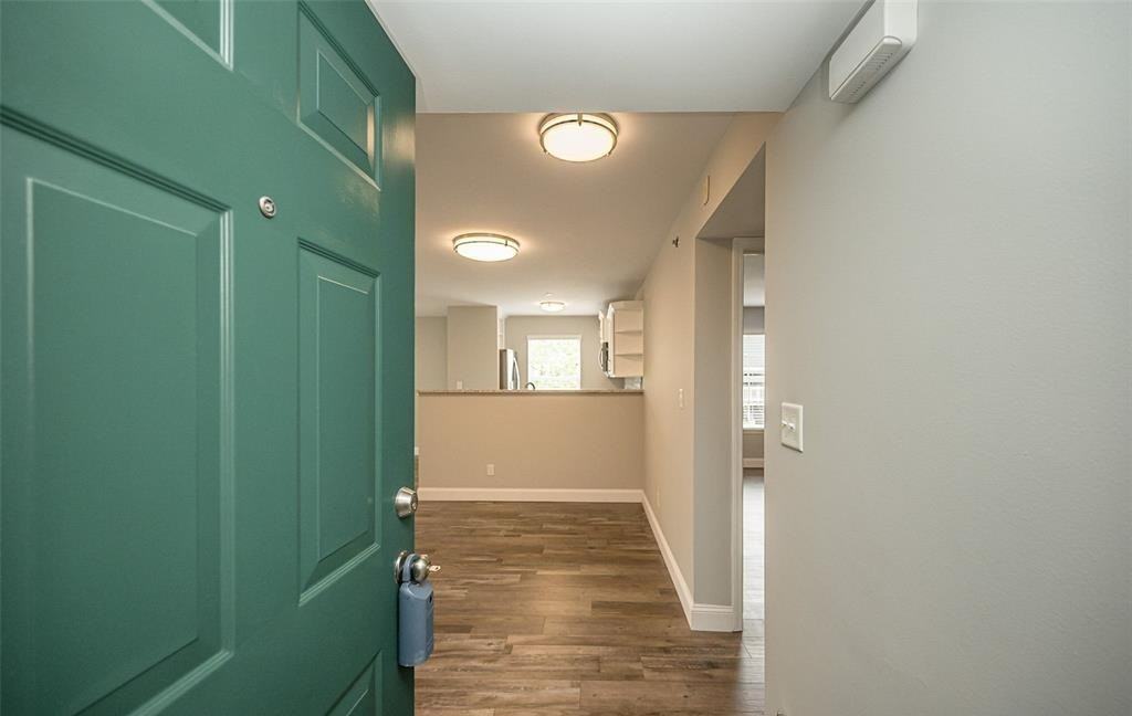 1112 Arbor Creek Dr - Photo 4 of 32