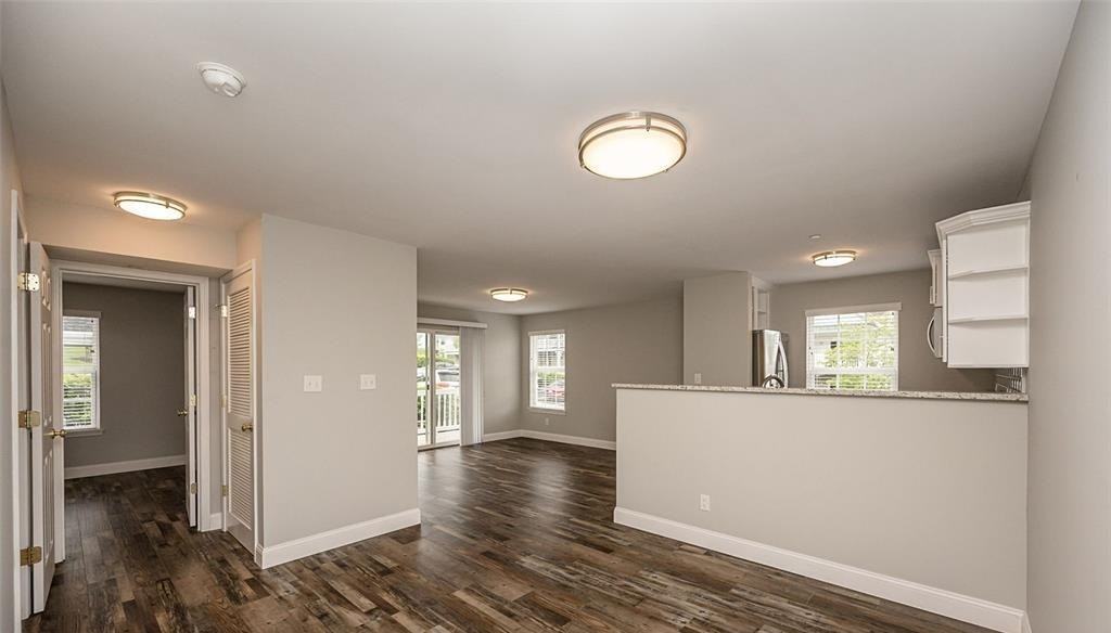 1112 Arbor Creek Dr - Photo 5 of 32
