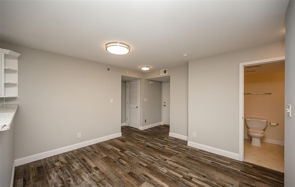 1112 Arbor Creek Dr - Photo 6 of 32
