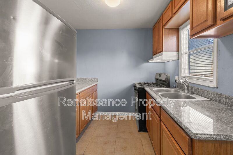 2406 Telegraph Ave - Photo 2 of 22
