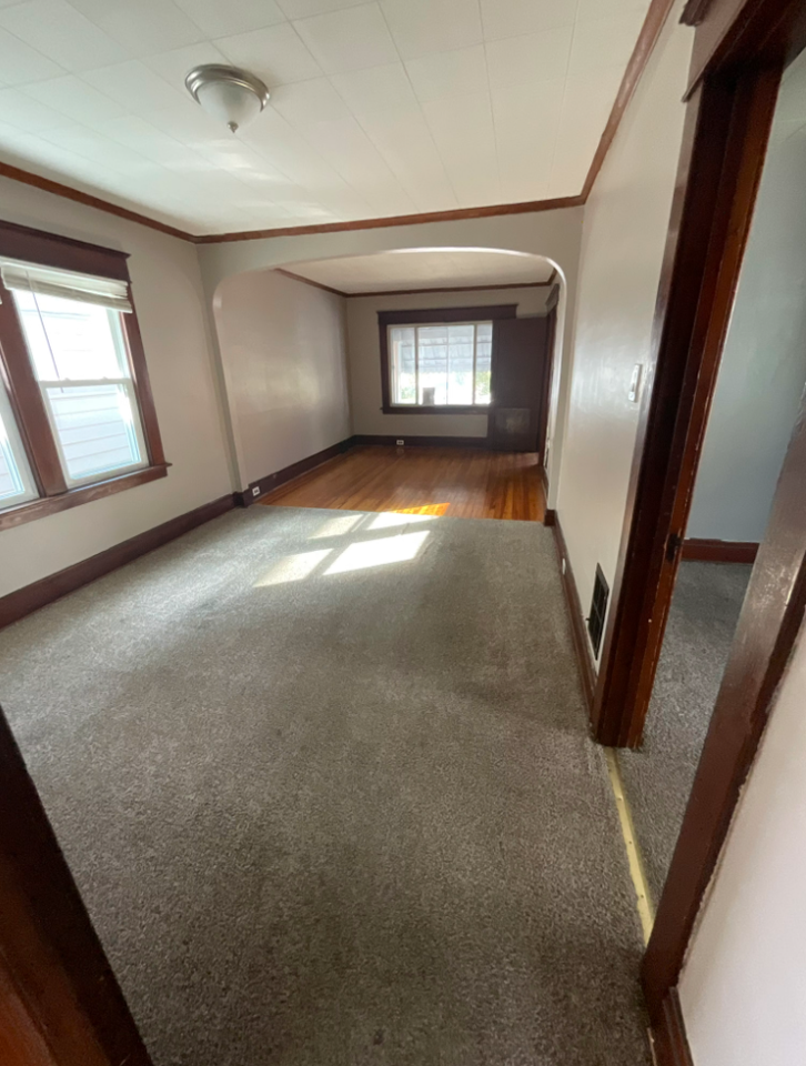 83 Fisher St - Photo 3 of 7