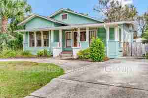 featured image of 904 N 16th Ave