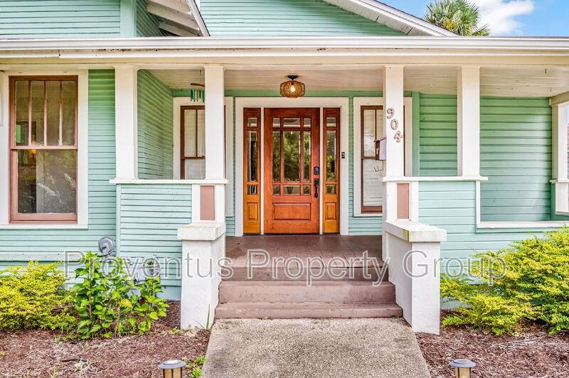 904 N 16th Ave - Photo 2 of 50