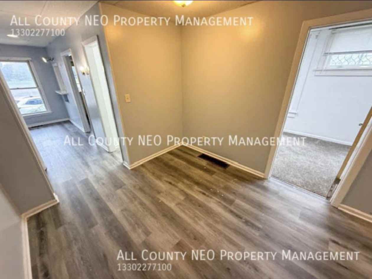 1612 Cleveland Ave Nw #4 - Photo 3 of 15