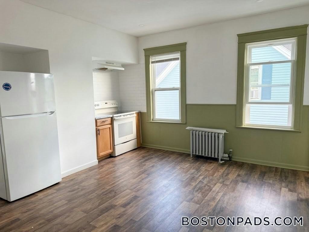 2 Chapin St #3 - Photo 2 of 6