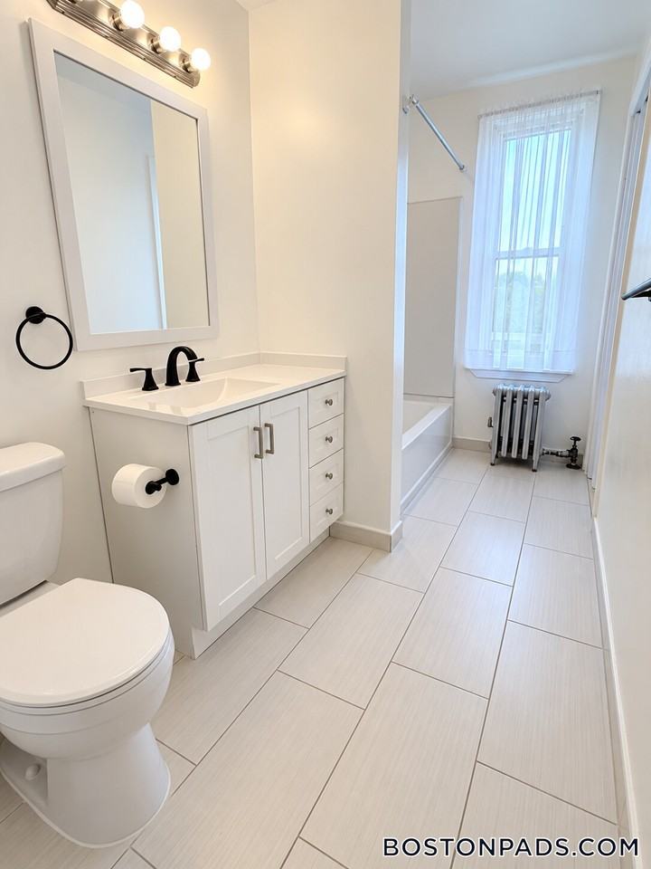 2 Chapin St #3 - Photo 4 of 6