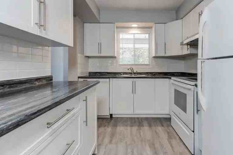 1538 Main St #102 - Photo 4 of 18