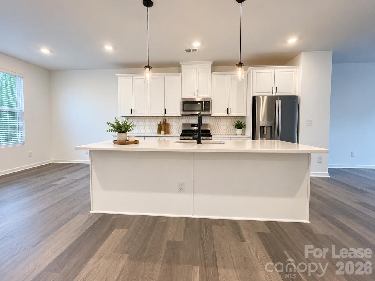 1631 Blanche St - Photo 2 of 18