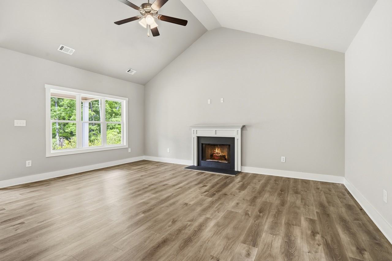 194 Railroad St #1 - Photo 6 of 19