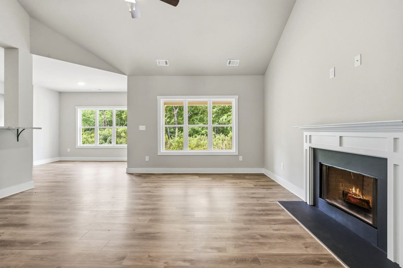 194 Railroad St #1 - Photo 7 of 19