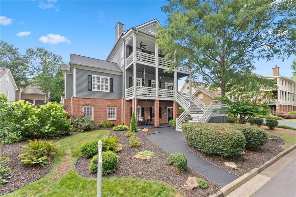 311 Waterfront Park Ln