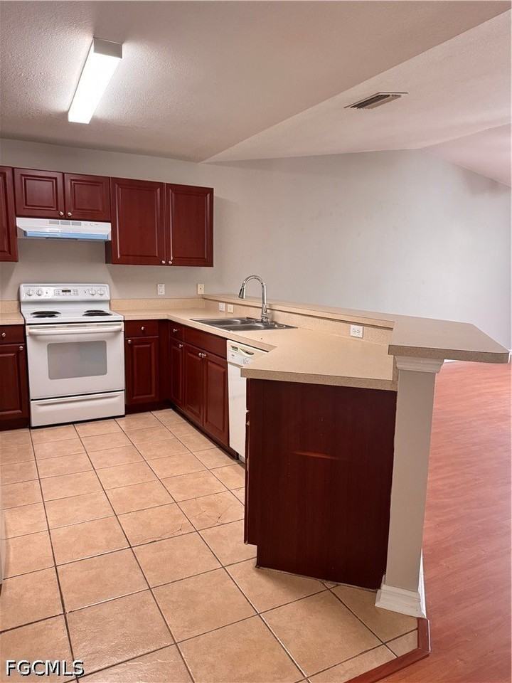 907 Ne 15th Ln #907 - Photo 4 of 17