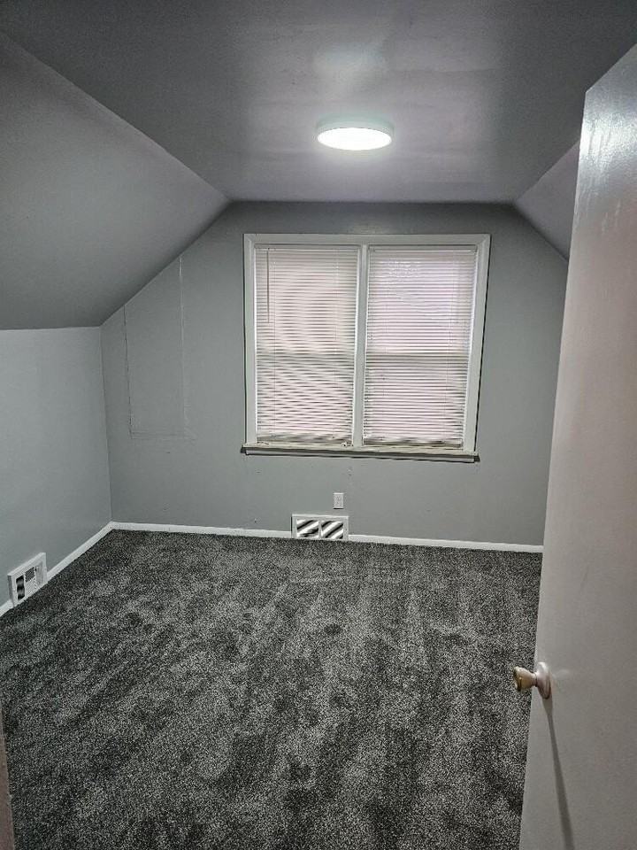 18901 Prest St - Photo 6 of 16