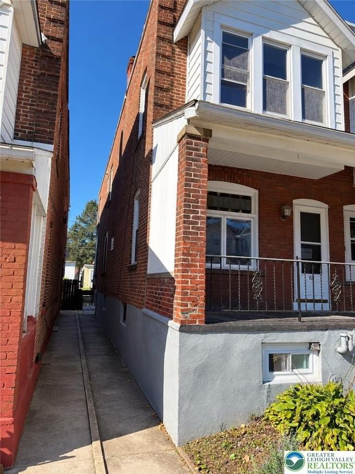 1120 S 10th St - Photo 2 of 33