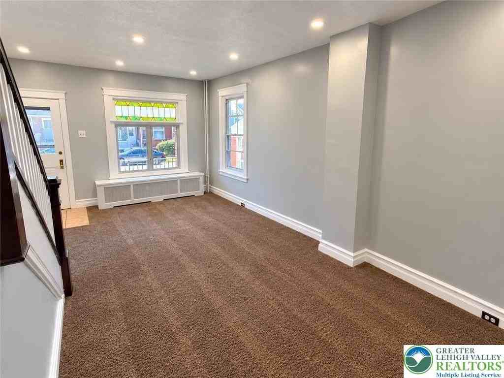1120 S 10th St - Photo 6 of 33