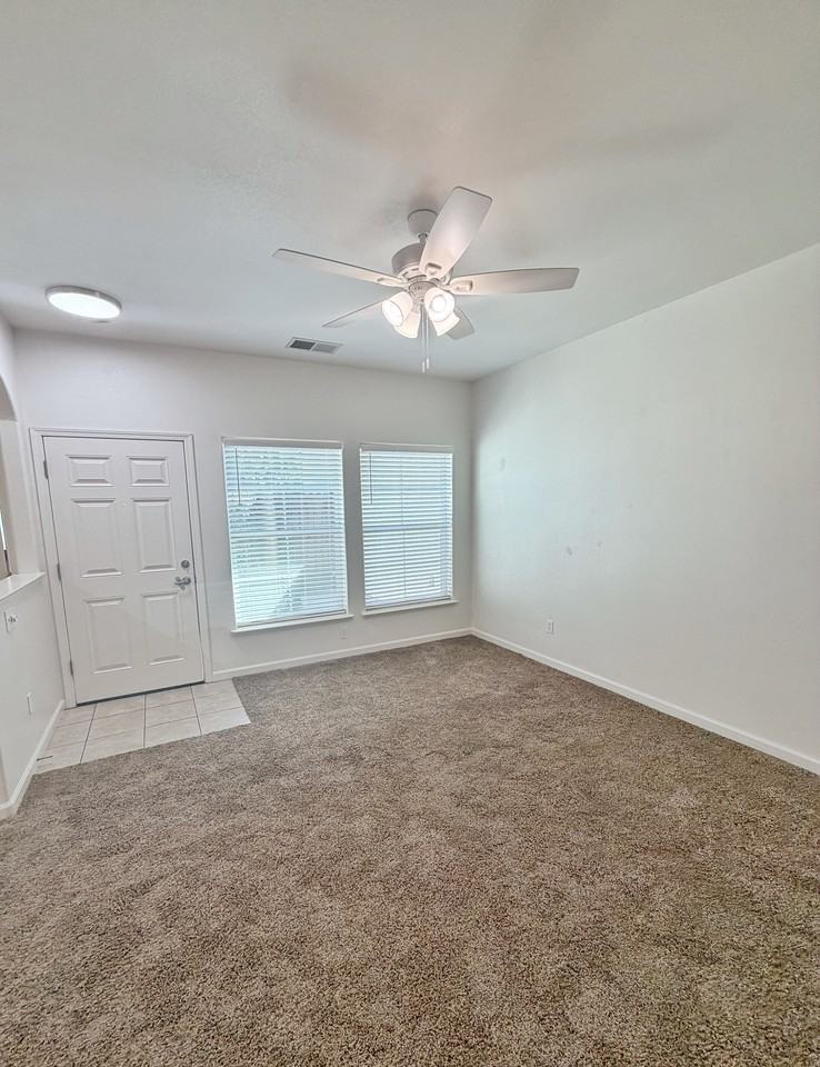 3106 N Fulgham Ct #2 - Photo 3 of 7