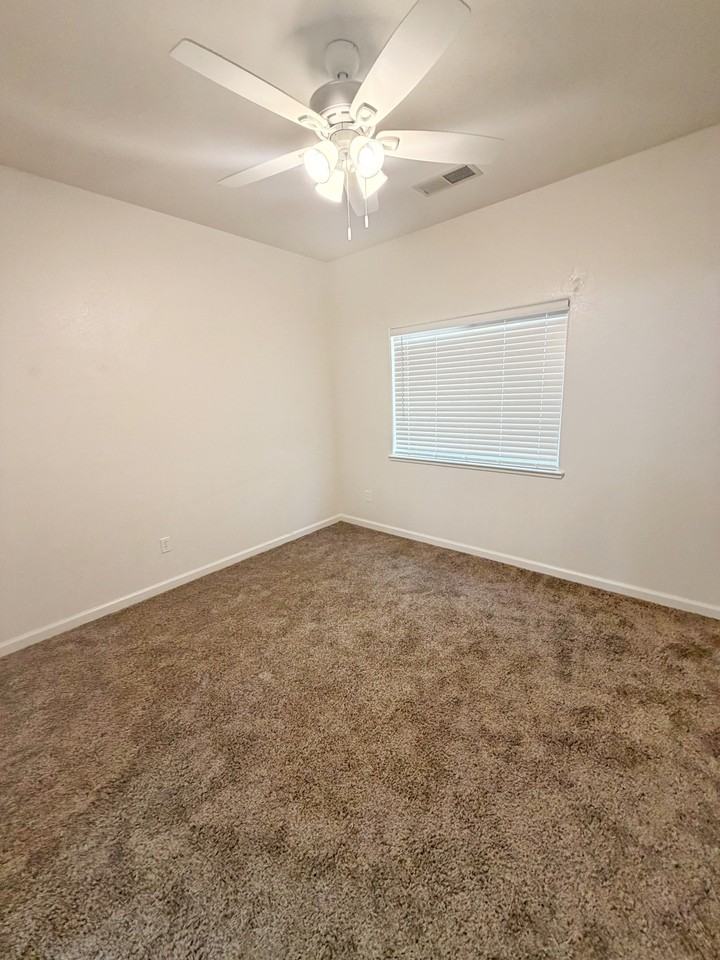 3106 N Fulgham Ct #2 - Photo 5 of 7