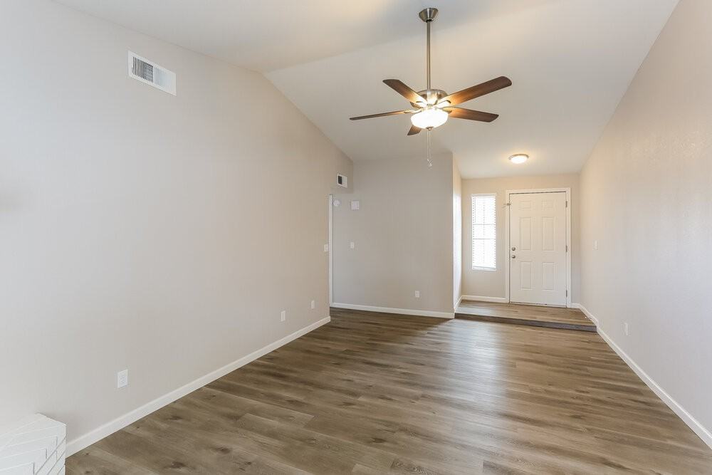 5753 E Enrose St - Photo 4 of 16
