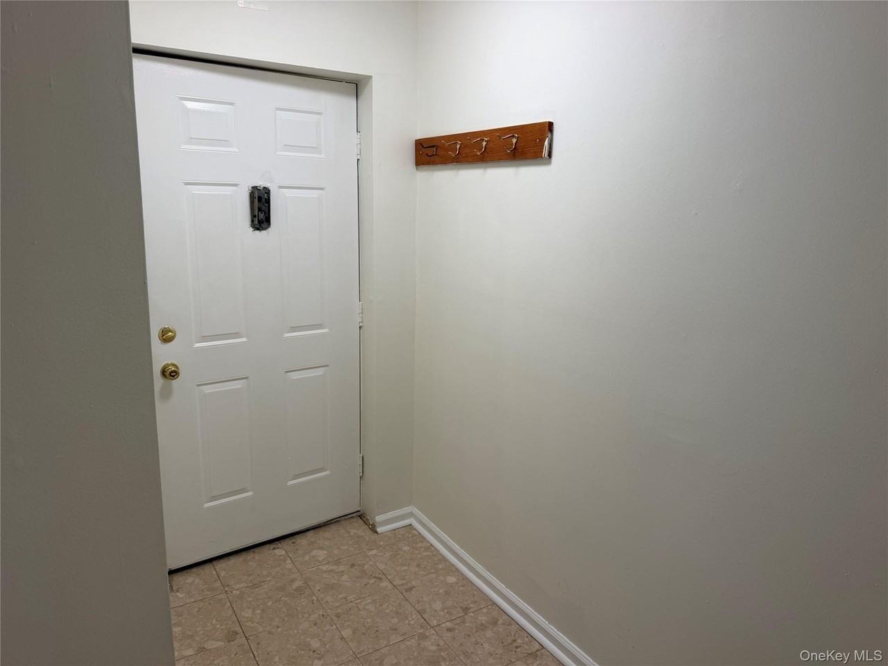 23 Lexington Hl #2 - Photo 2 of 17