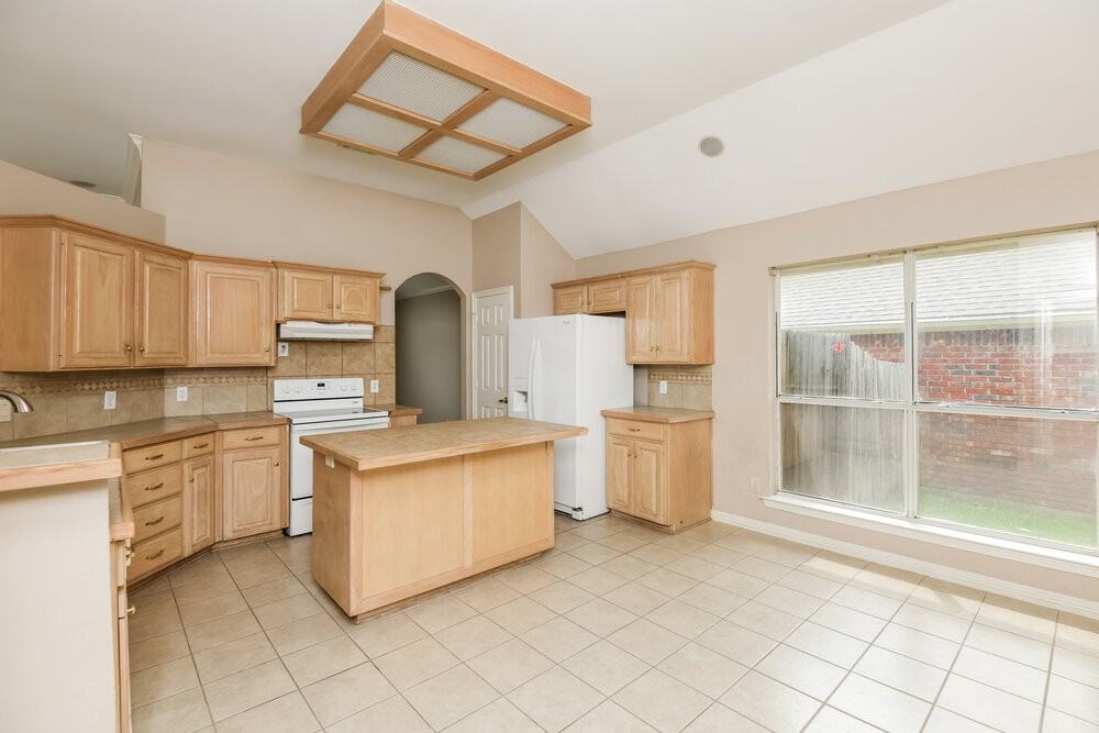 2724 Willow Creek Ct - Photo 6 of 16