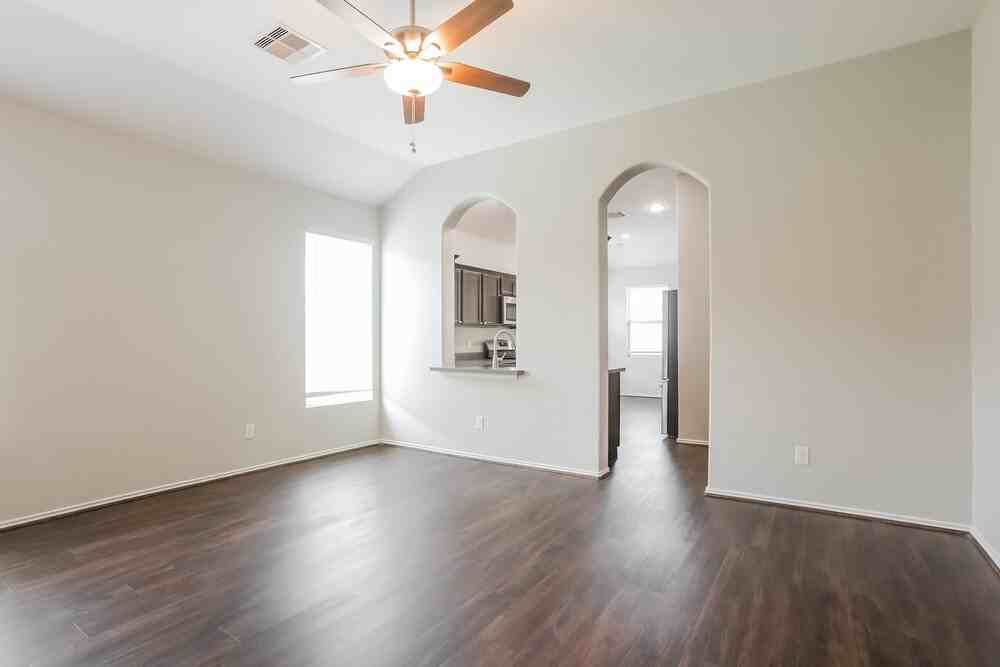 5407 Rustling Gates Ln - Photo 5 of 16