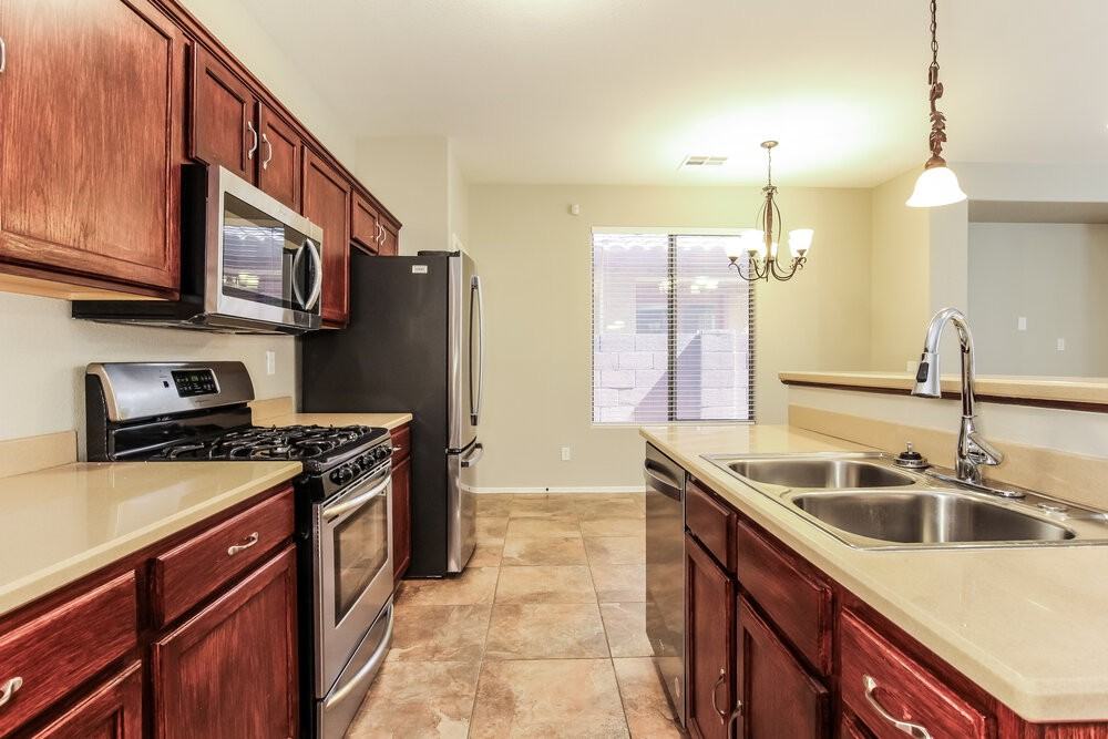 3873 E Fairview St - Photo 7 of 17