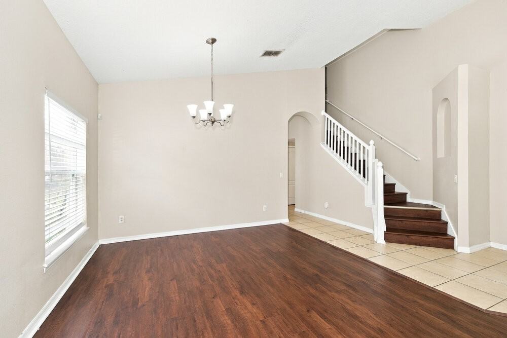 4313 Creeks Run Blvd - Photo 4 of 17