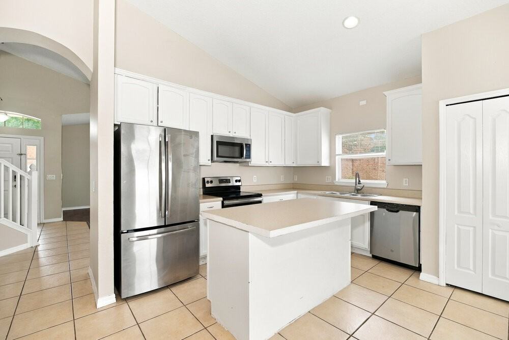4313 Creeks Run Blvd - Photo 6 of 17