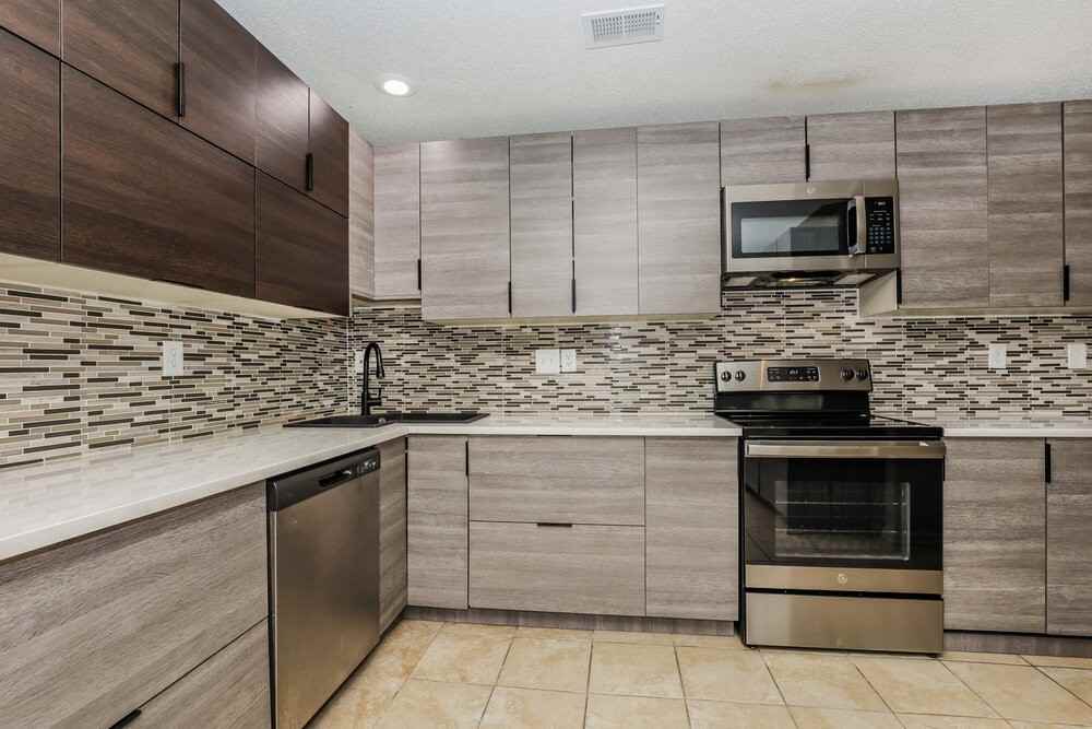 9262 Chimneyrock Blvd - Photo 7 of 17