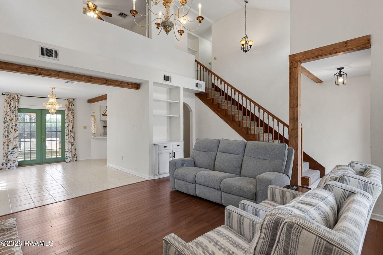 108 Lamas Cir - Photo 4 of 31