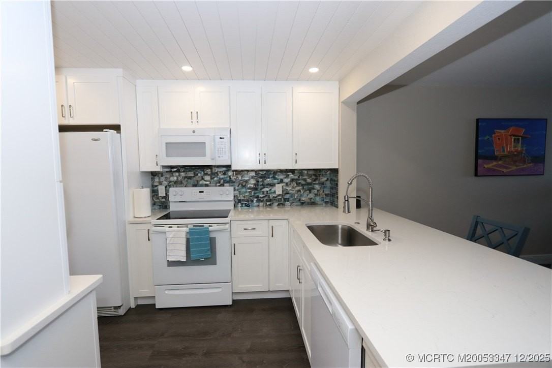 7380 S Ocean Dr #621 - Photo 3 of 48