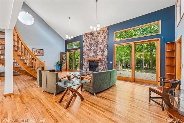 5832 Naneva Ct - Photo 4 of 38