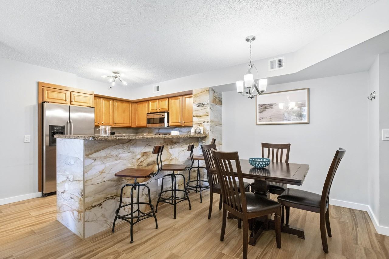 160 Yacht Club 206 Way - Photo 4 of 50