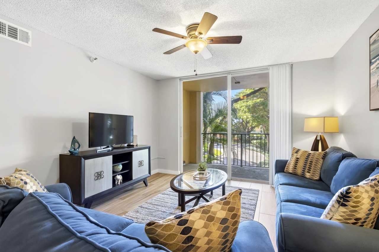 160 Yacht Club 206 Way - Photo 5 of 50