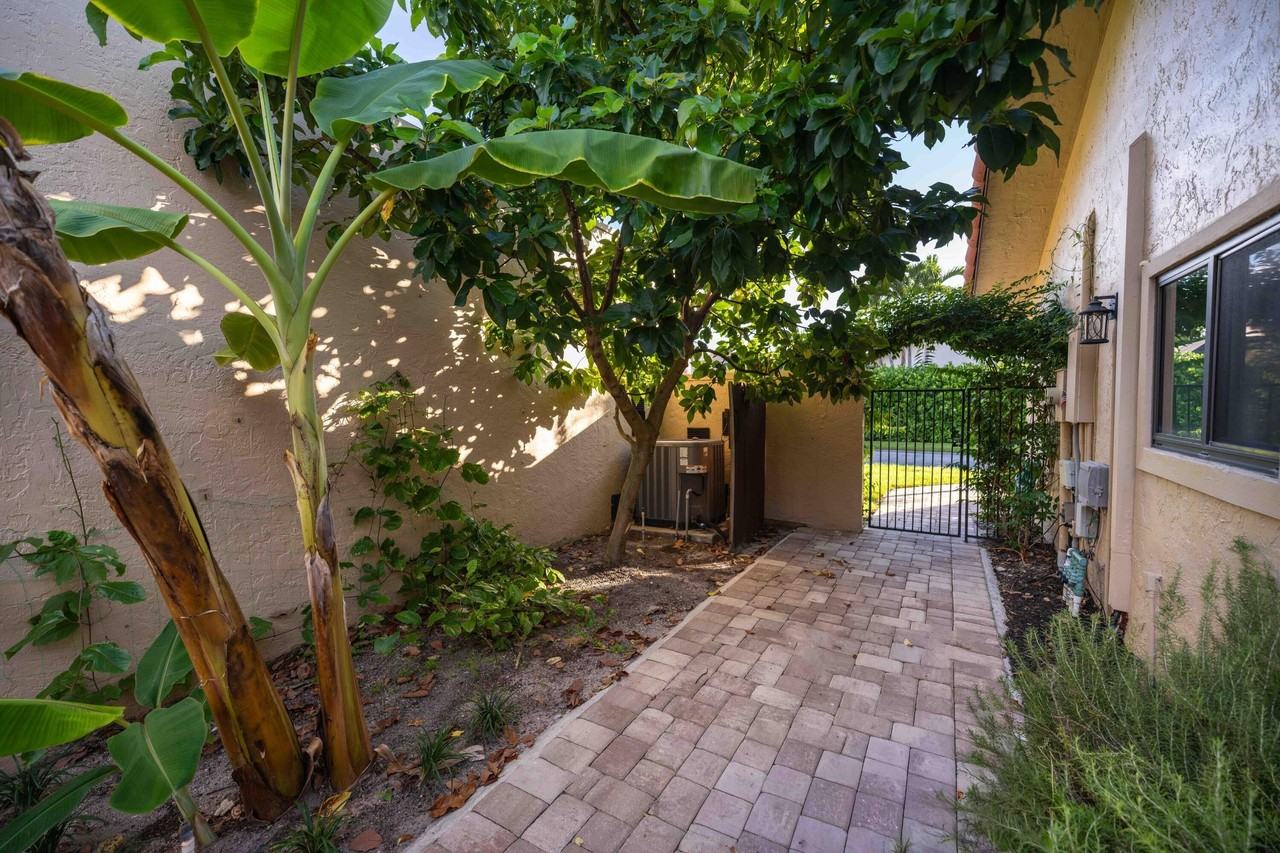 21356 Sonesta Way - Photo 3 of 32