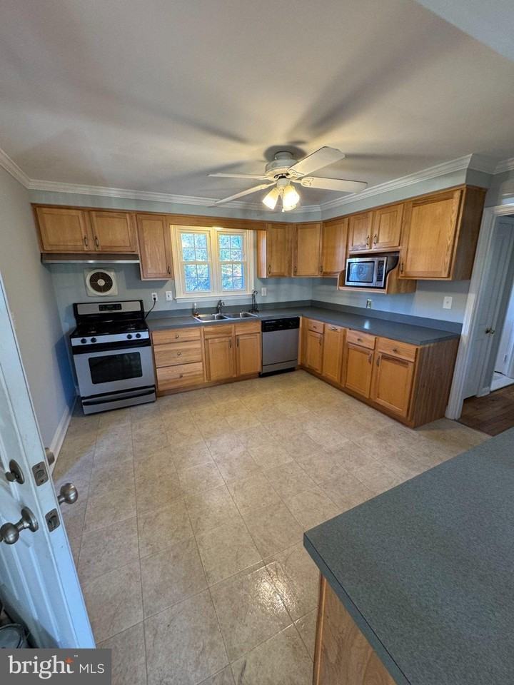 8711 Emge Rd - Photo 4 of 15