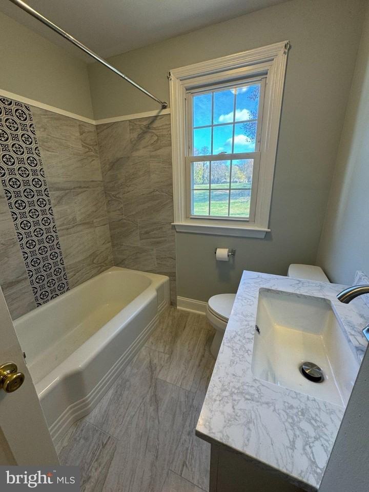 8711 Emge Rd - Photo 6 of 15
