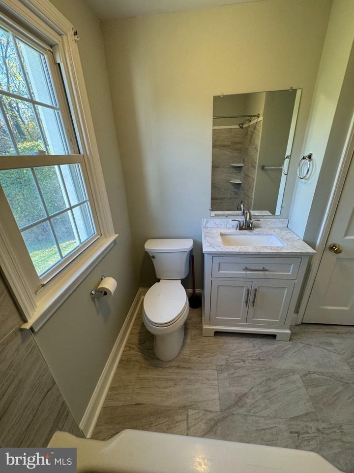 8711 Emge Rd - Photo 7 of 15
