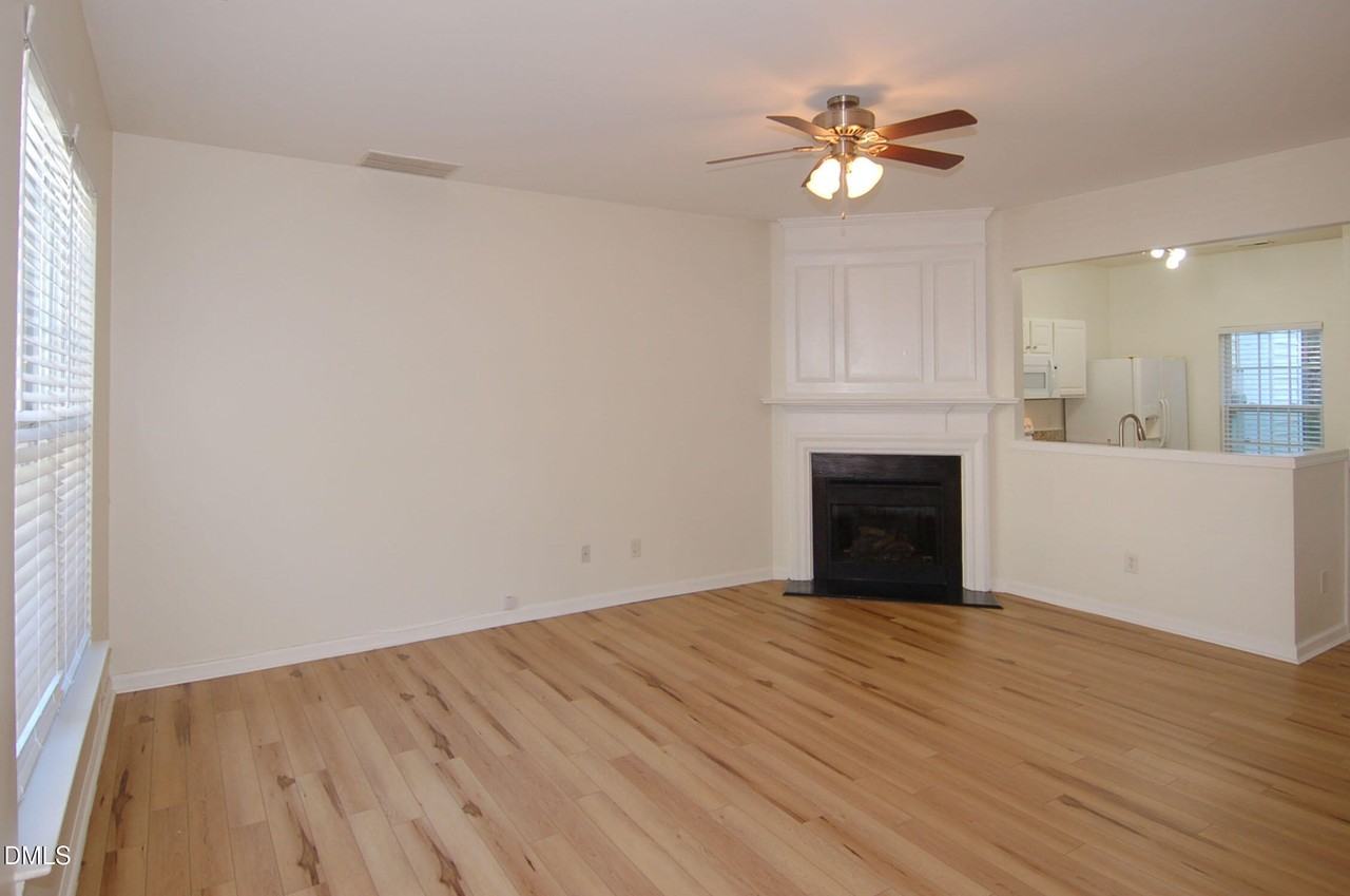 4421 Vienna Crest Dr - Photo 5 of 16