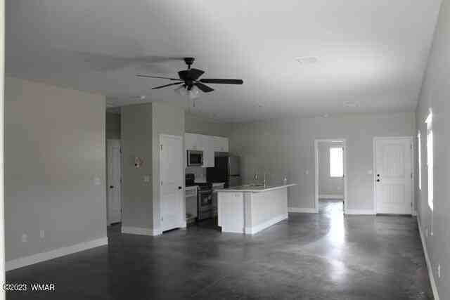 5412 Lake Dr - Photo 2 of 10